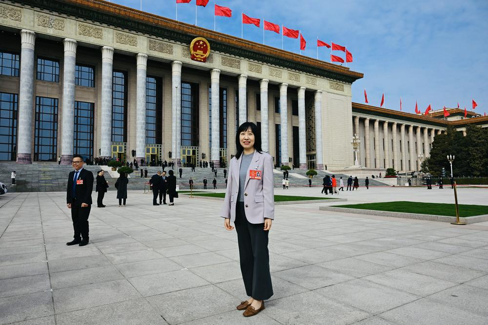 聚焦两会｜全国人大代表周燕芳：建议为长期护理保险建立独立筹资渠道，探索设立个人长期护理账户 第2张